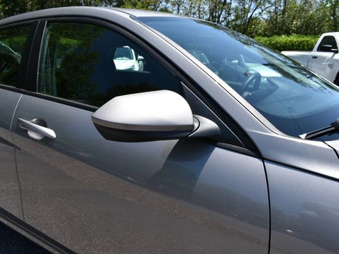 Used 2023 Hyundai Elantra SE FWD image 30