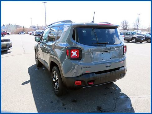 Used 2022 Jeep Renegade Trailhawk image 5