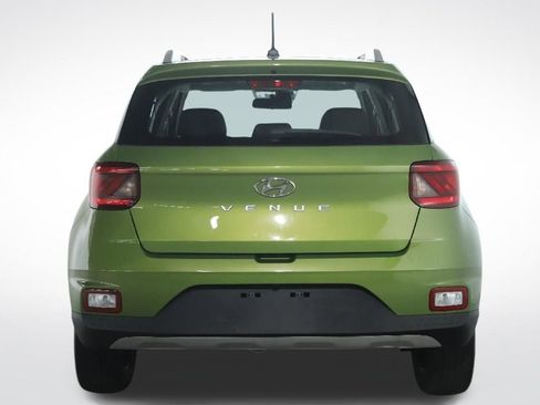 Used 2023 Hyundai Venue SEL FWD image 45