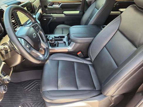 Used 2025 Chevrolet Silverado 1500 RST AWD/4WD image 14