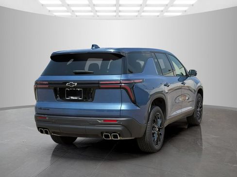 Used 2024 Chevrolet Traverse LS w/ Midnight/Sport Edition FWD image 3
