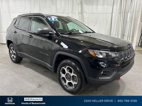 Used 2022 Jeep Compass Trailhawk w/ Sun and Sound Group AWD/4WD image 2