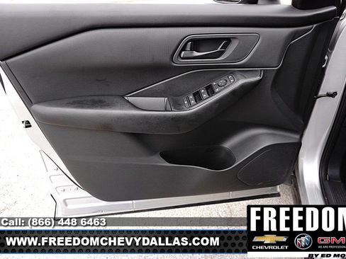 Used 2024 Nissan Rogue S FWD image 34