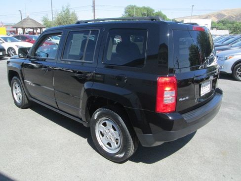 Used 2014 Jeep Patriot Sport w/ Power Value Group AWD/4WD image 4