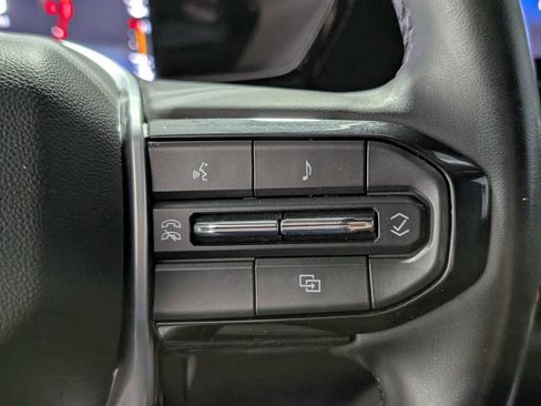 Used 2023 Chevrolet Colorado LT w/ LT Convenience Package AWD/4WD image 36