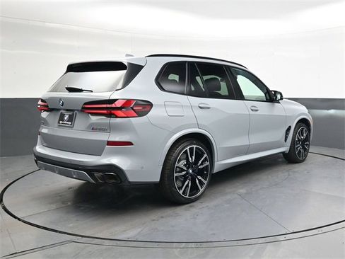 New 2026 BMW X5 M60i image 4