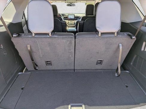 Used 2024 Ford Explorer XLT w/ Equipment Group 202A RWD image 6