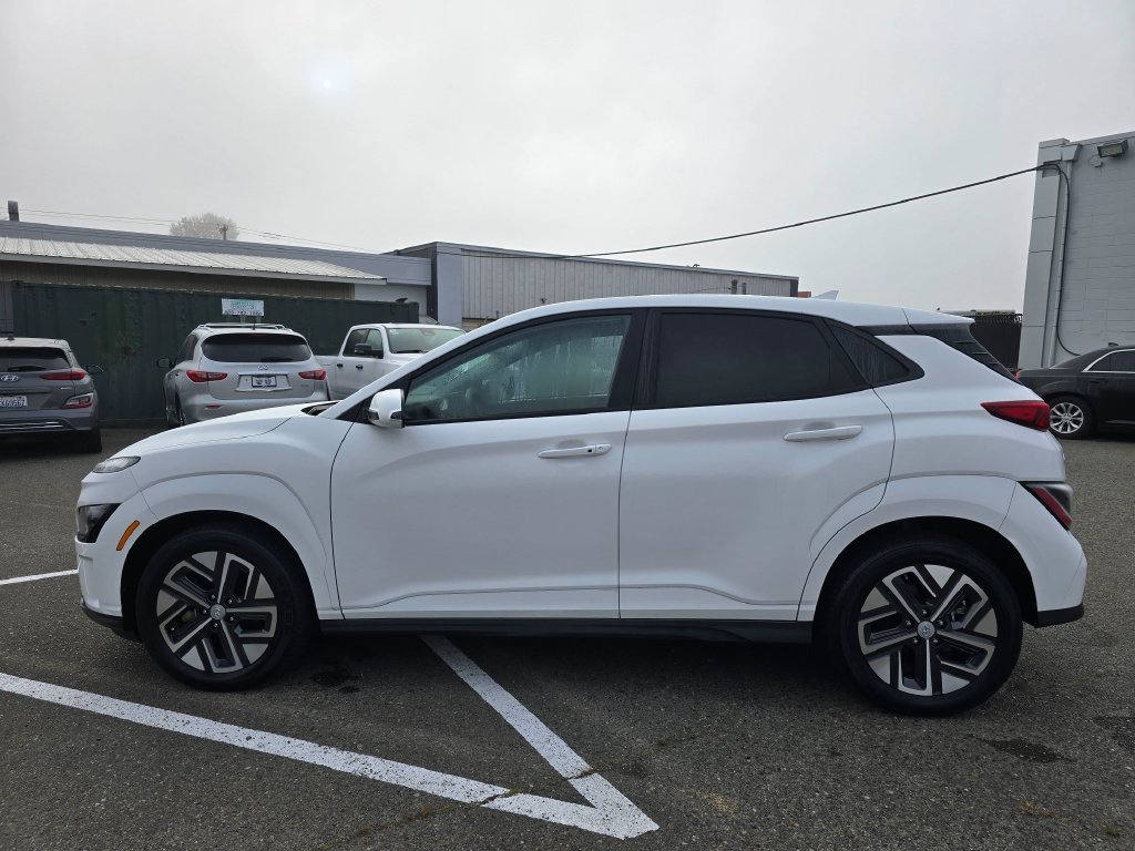 Used 2023 Hyundai Kona SE FWD image 4