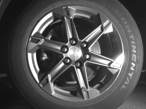 Used 2025 Chevrolet Blazer LT FWD image 12
