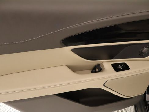 Certified 2025 Lincoln Nautilus Premier w/ Equipment Group 102A image 18