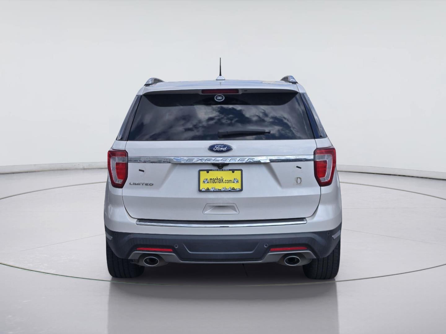 Used 2018 Ford Explorer Limited w/ Equipment Group 301A FWD image 6