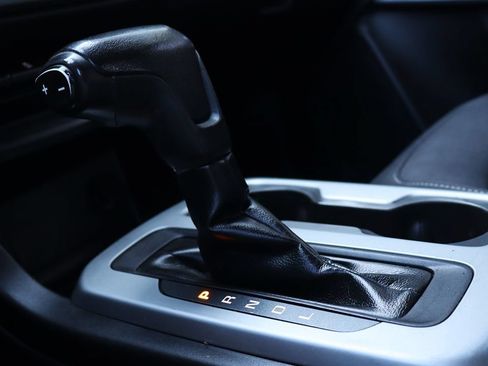 Used 2018 Chevrolet Colorado LT RWD image 50