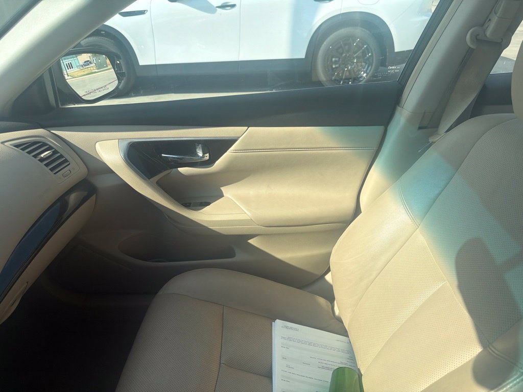 Used 2013 Nissan Altima 2.5 SL FWD image 6