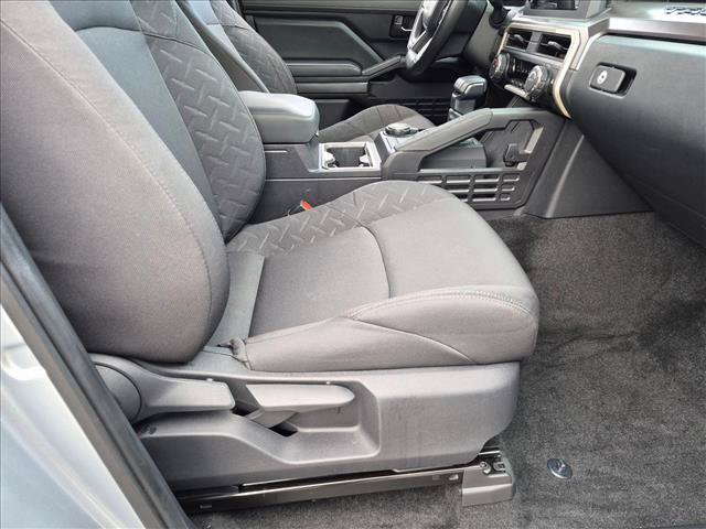 Used 2025 Toyota Tacoma SR5 AWD/4WD image 17
