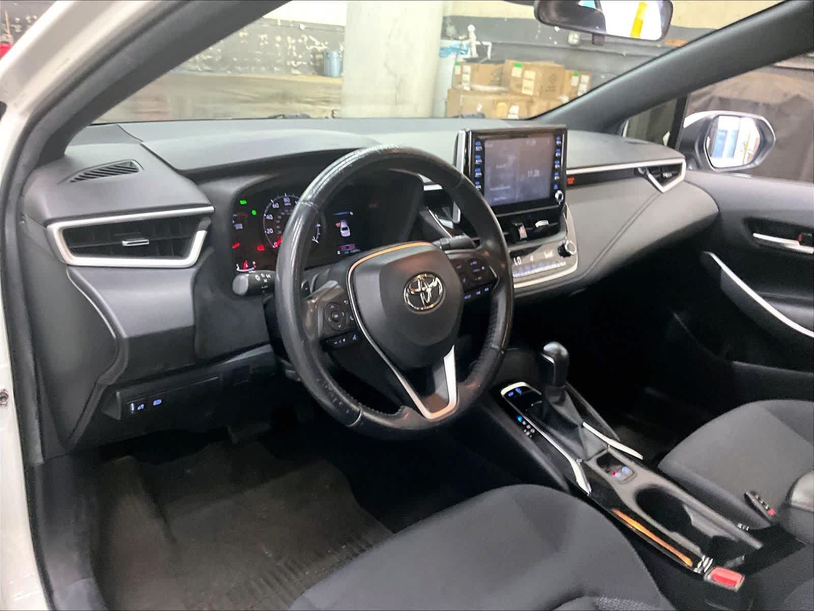 Used 2020 Toyota Corolla SE w/ SE Premium Package FWD image 16