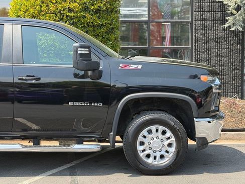 Used 2020 Chevrolet Silverado 2500 LT w/ Convenience Package image 22