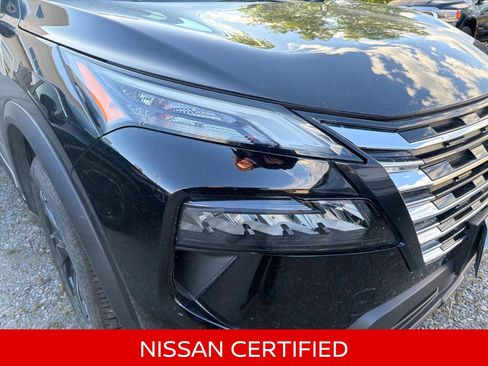 Certified 2025 Nissan Rogue SV AWD/4WD image 4