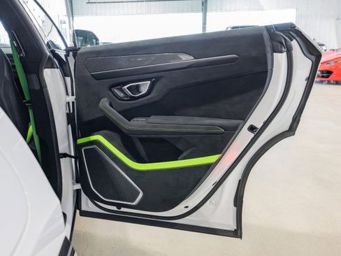 Used 2024 Lamborghini Urus Performante image 14