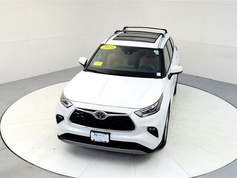 Used 2023 Toyota Highlander Platinum image 20