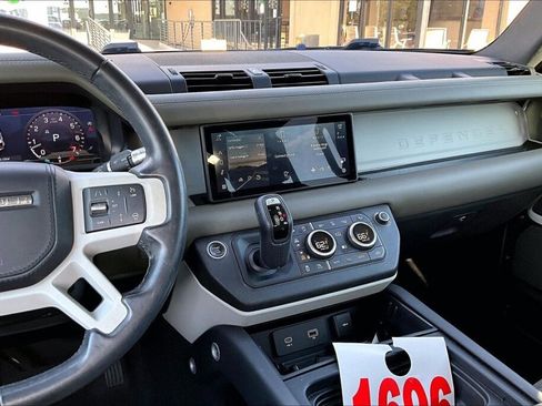 Used 2020 Land Rover Defender 110 HSE image 8