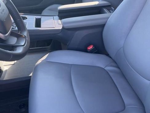 Used 2023 Toyota Sienna XLE image 13