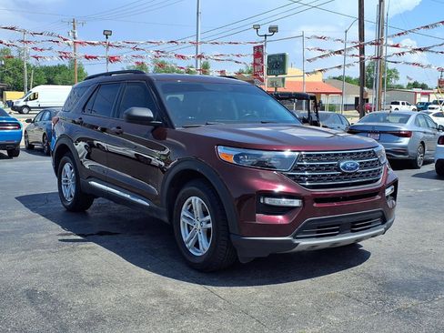 Used 2022 Ford Explorer XLT w/ Equipment Group 202A AWD/4WD image 24