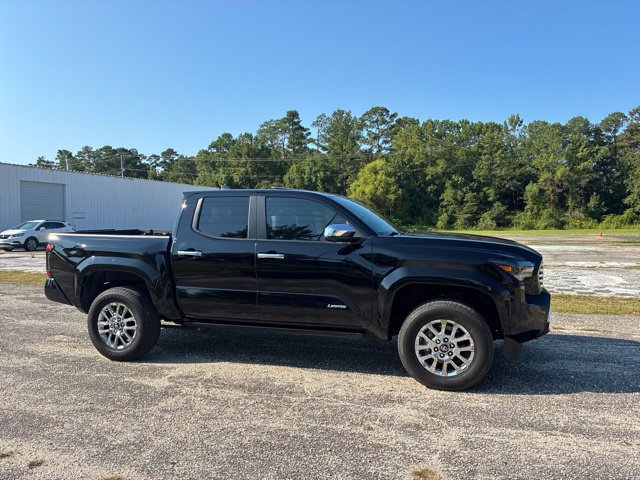 Used 2024 Toyota Tacoma Limited w/ Limited Package (LT) AWD/4WD image 2