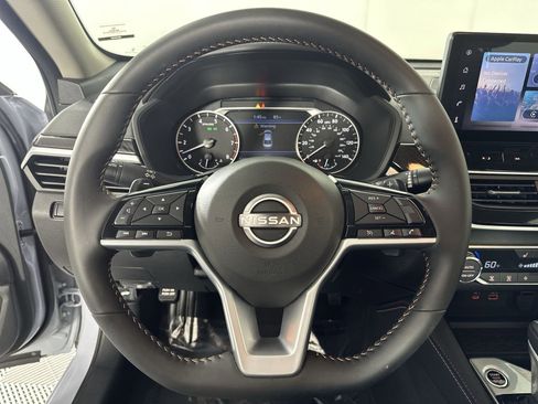 Used 2025 Nissan Altima 2.5 SR w/ SR Premium Package FWD image 14