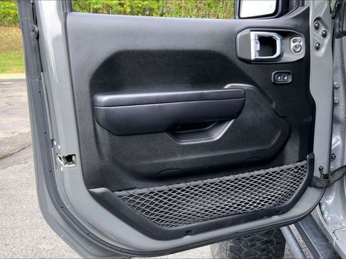 Used 2020 Jeep Gladiator Sport w/ Quick Order Package 24S AWD/4WD image 21