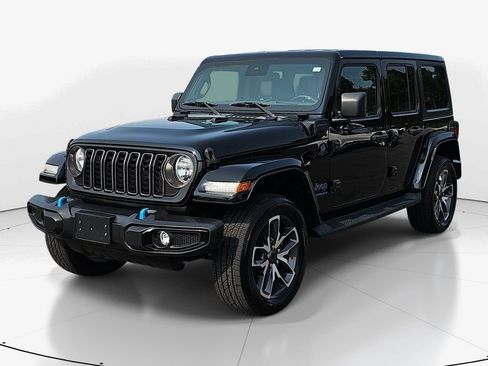 Used 2024 Jeep Wrangler Unlimited w/ Convenience Group AWD/4WD image 11