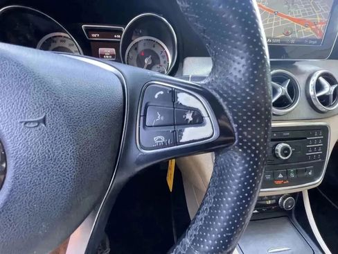 Used 2016 Mercedes-Benz GLA 250 image 11