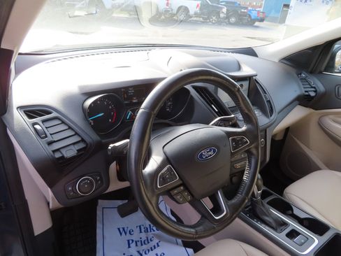 Used 2019 Ford Escape SEL image 23