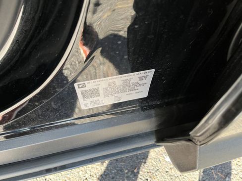 Used 2025 Chevrolet Equinox LT image 29