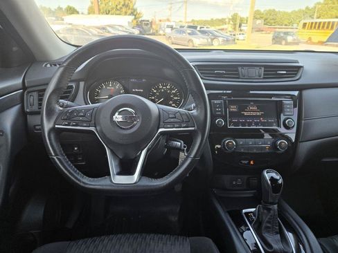 Used 2020 Nissan Rogue S w/ Special Edition Package FWD image 16