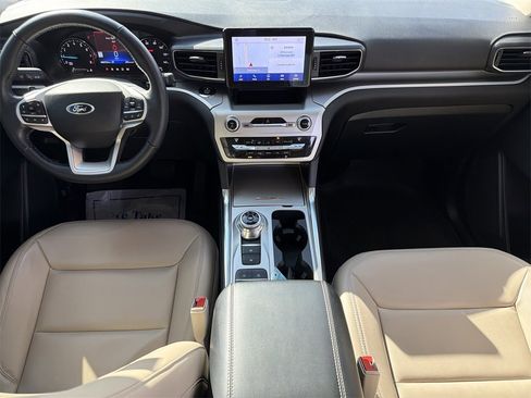 Used 2021 Ford Explorer XLT w/ Equipment Group 202A image 14