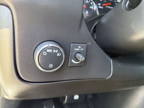 Used 2018 Chevrolet Express 2500 Extended RWD image 14