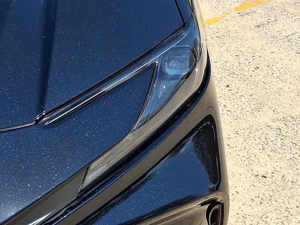 Used 2025 Toyota Camry LE FWD image 9