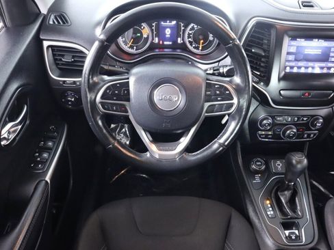 Used 2019 Jeep Cherokee Latitude w/ Cold Weather Group AWD/4WD image 31