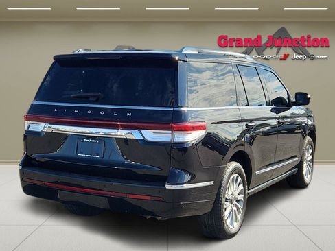 Used 2024 Lincoln Navigator Premiere AWD/4WD image 4