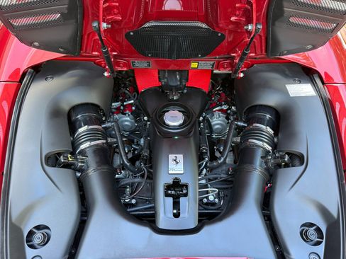 Used 2023 Ferrari F8 Tributo image 32