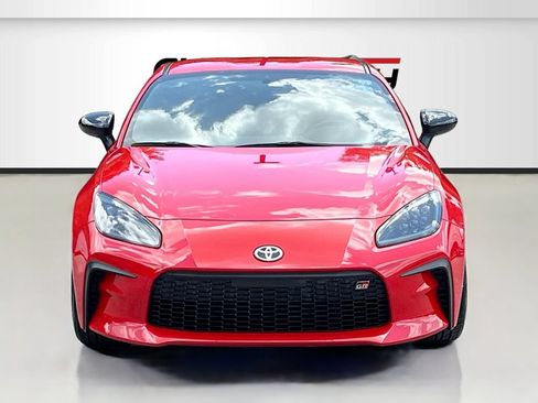 Used 2022 Toyota GR86 Premium RWD image 2