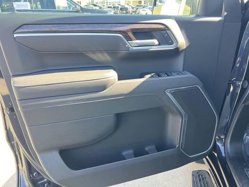 New 2026 GMC Sierra 1500 Elevation w/ LPO, Elevation Black Package image 9