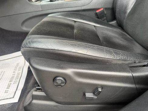 Used 2018 Jeep Grand Cherokee Altitude RWD image 12
