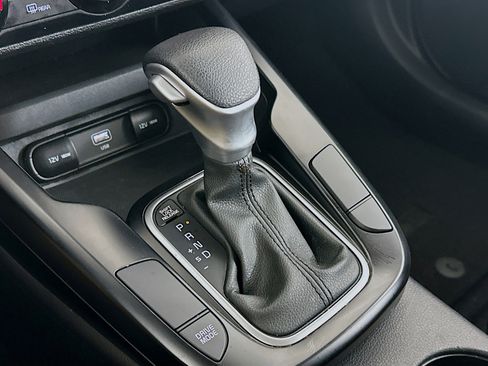 Used 2025 Kia Soul LX w/ LX Technology Package image 24