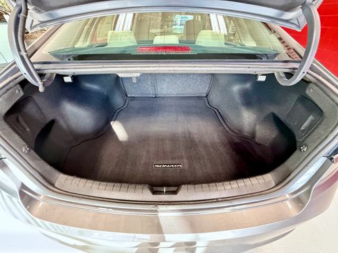 Used 2019 Hyundai Sonata SE w/ Cargo Package FWD image 7