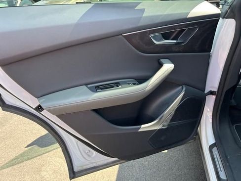 Used 2023 Audi Q8 Premium Plus w/ Premium Plus Package image 11