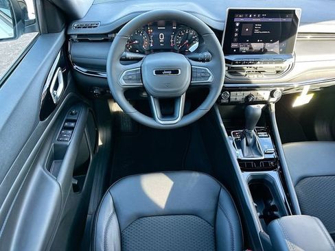 New 2026 Jeep Compass Latitude image 15