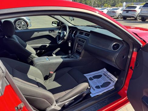 Used 2014 Ford Mustang Coupe RWD image 11