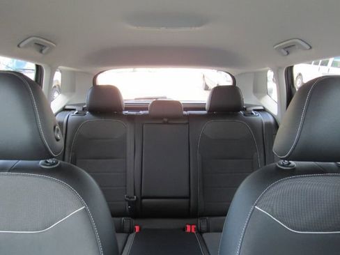 Used 2023 Volkswagen Taos SE image 30