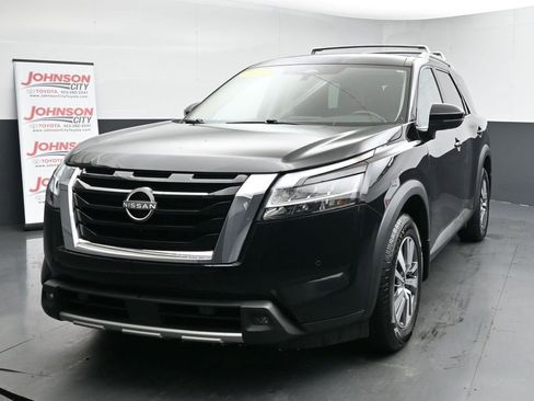 Used 2023 Nissan Pathfinder SL image 4